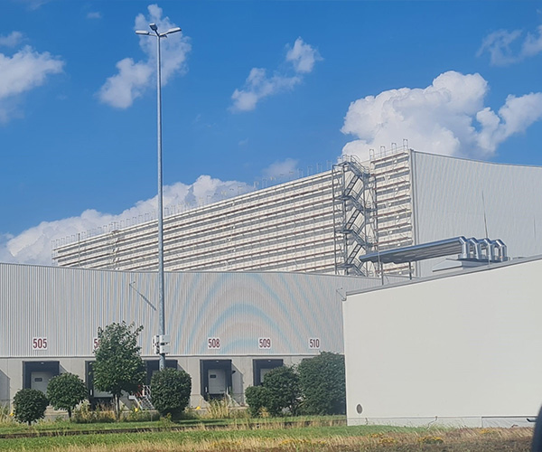 >Fassadengerüst auf Trägerkonstruktion